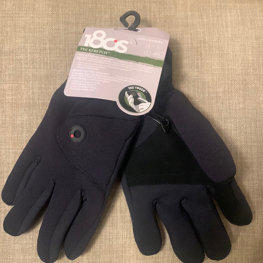 Men’s 180s (Tech Stretch) gloves in a size medium. BRAND NEW!! Warm and comfy.